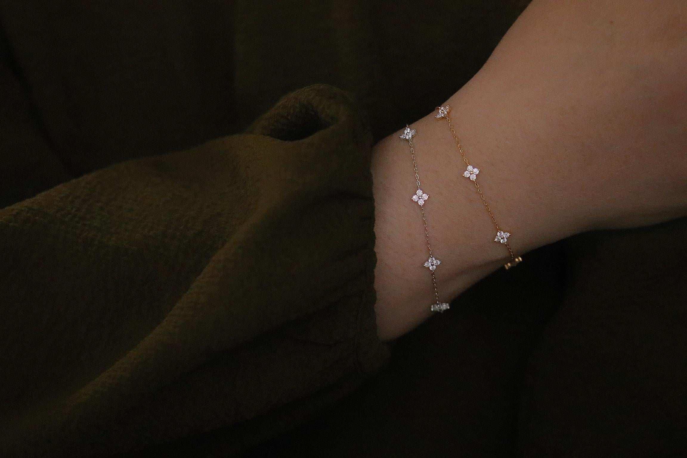 Sterling Silver Lucky Four Leaf Clover Bracelet – Christmas Gift for Her, Gold Dainty Stacking Sterling Silver Lucky Four Leaf Clover Bracelet – Christmas Gift for Her, Gold Dainty Stacking