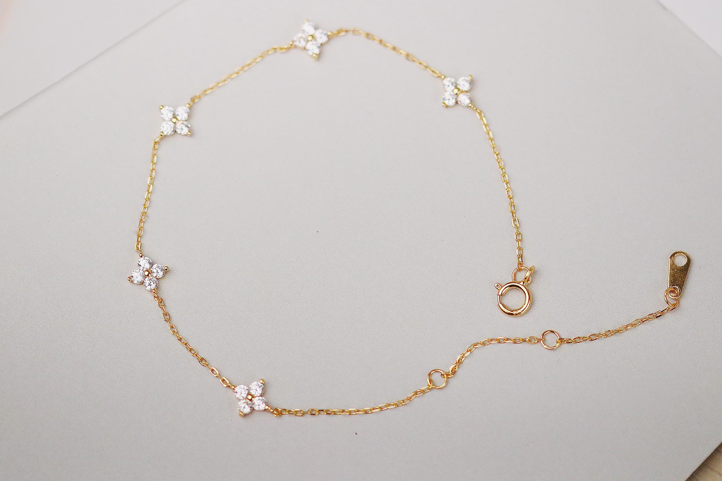 Sterling Silver Lucky Four Leaf Clover Bracelet – Christmas Gift for Her, Gold Dainty Stacking Sterling Silver Lucky Four Leaf Clover Bracelet – Christmas Gift for Her, Gold Dainty Stacking