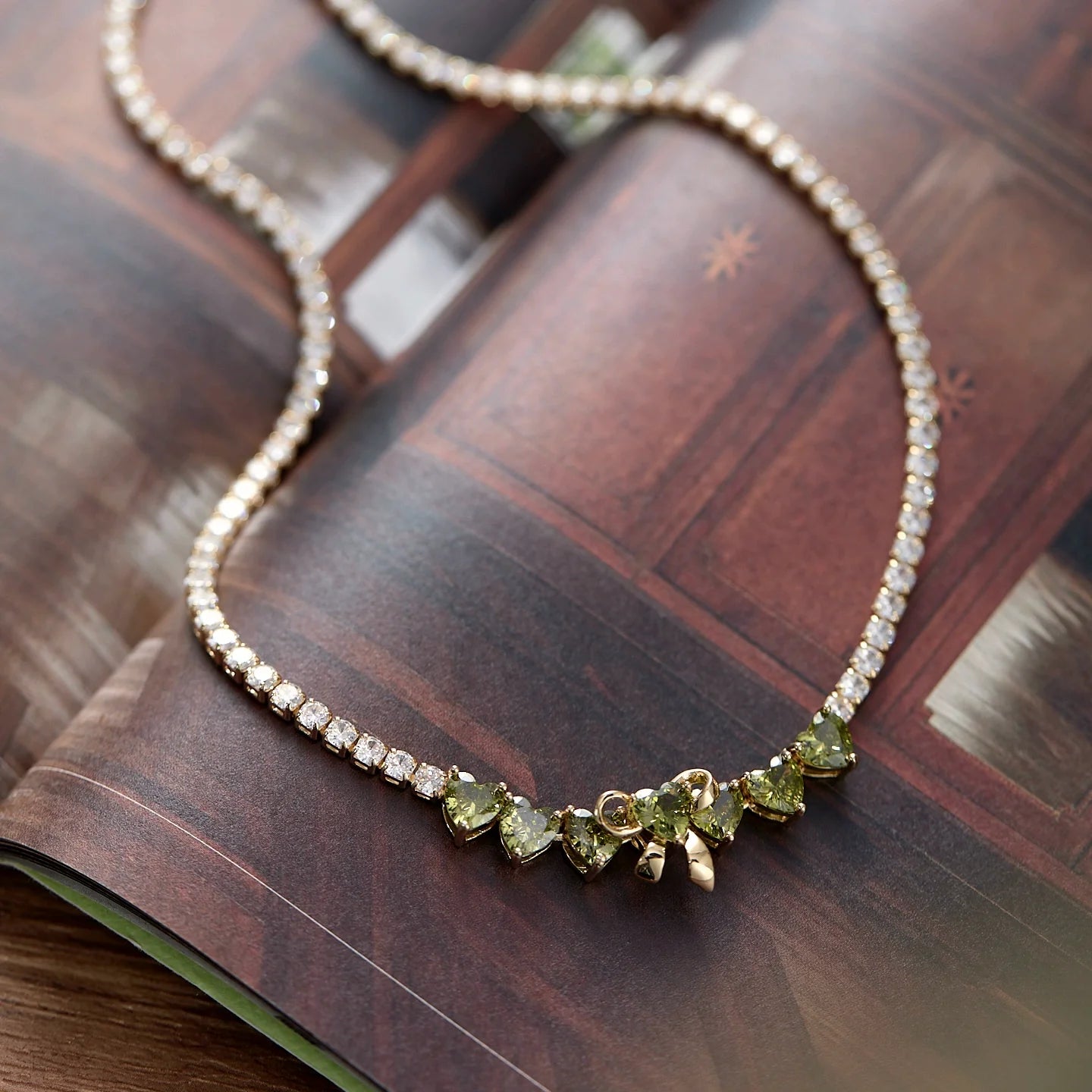 Misty Forest Olive Green Zircon Heart & Bow Jewelry Set – Earrings, Ear Cuffs & Bracelet, Vintage-Inspired Sparkling Design Misty Forest Olive Green Zircon Heart & Bow Jewelry Set – Earrings, Ear Cuffs & Bracelet, Vintage-Inspired Sparkling Design