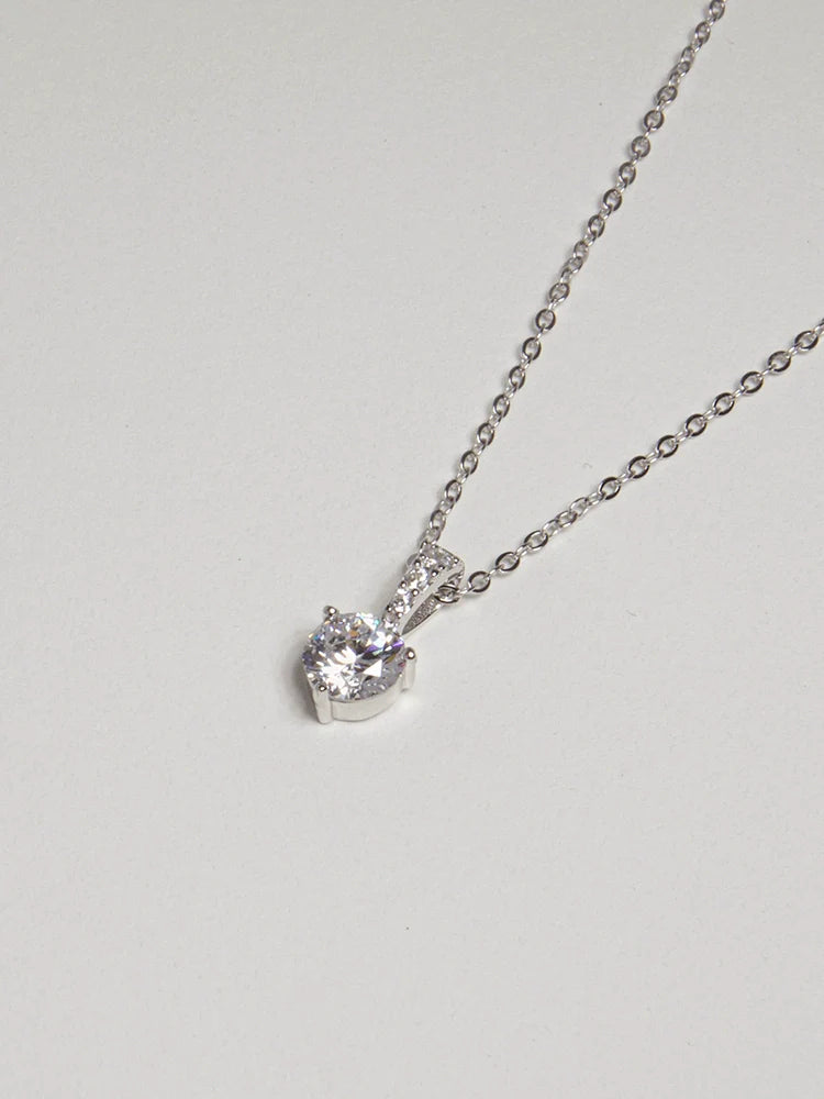 S925 Sterling Silver Moissanite & Cubic Zirconia Classic Round Pendant Necklace S925 Sterling Silver Moissanite & Cubic Zirconia Classic Round Pendant Necklace