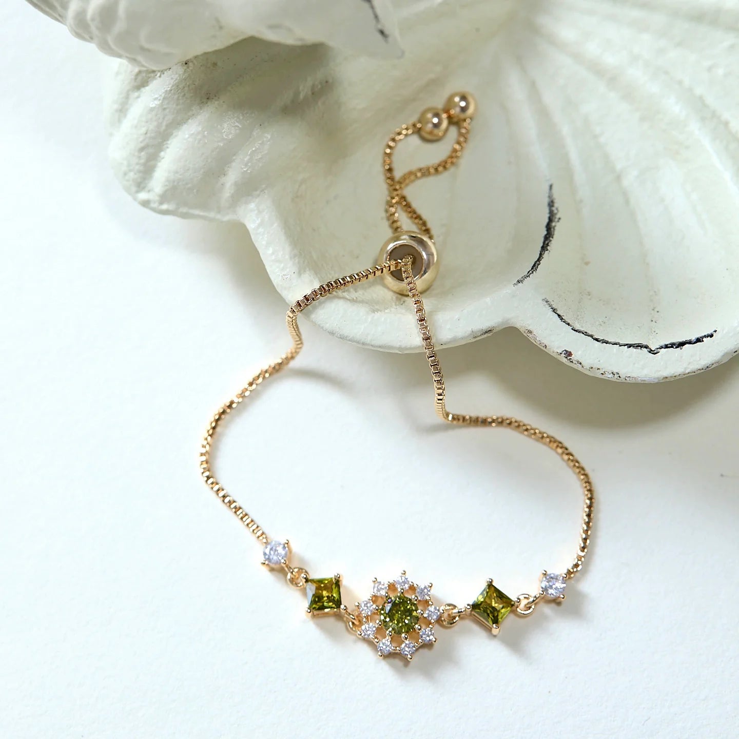 Original “Misty Forest” Butterfly Bracelet – Vintage Olive Green Zircon Jewelry, Unique Nature-Inspired Design Original “Misty Forest” Butterfly Bracelet – Vintage Olive Green Zircon Jewelry, Unique Nature-Inspired Design