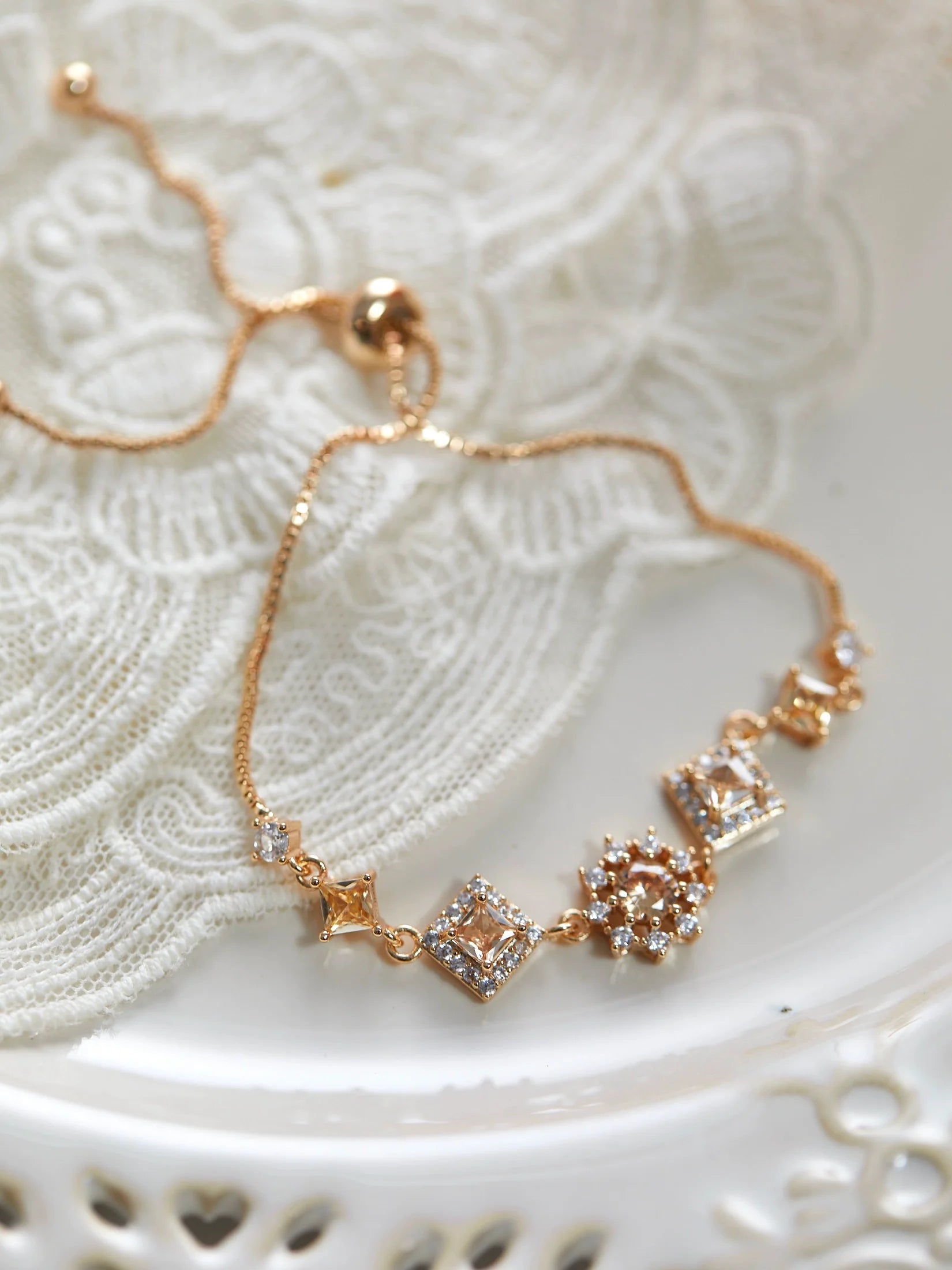 Original Olive Green Zircon Bracelet – Vintage Micro-Pave Dainty Jewelry, Unique Non-Mainstream Design Original Olive Green Zircon Bracelet – Vintage Micro-Pave Dainty Jewelry, Unique Non-Mainstream Design