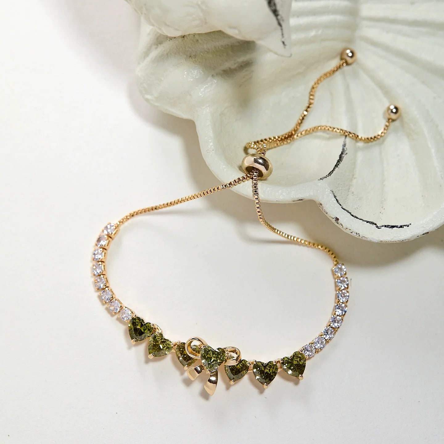 Misty Forest Olive Green Zircon Heart & Bow Jewelry Set – Earrings, Ear Cuffs & Bracelet, Vintage-Inspired Sparkling Design Misty Forest Olive Green Zircon Heart & Bow Jewelry Set – Earrings, Ear Cuffs & Bracelet, Vintage-Inspired Sparkling Design