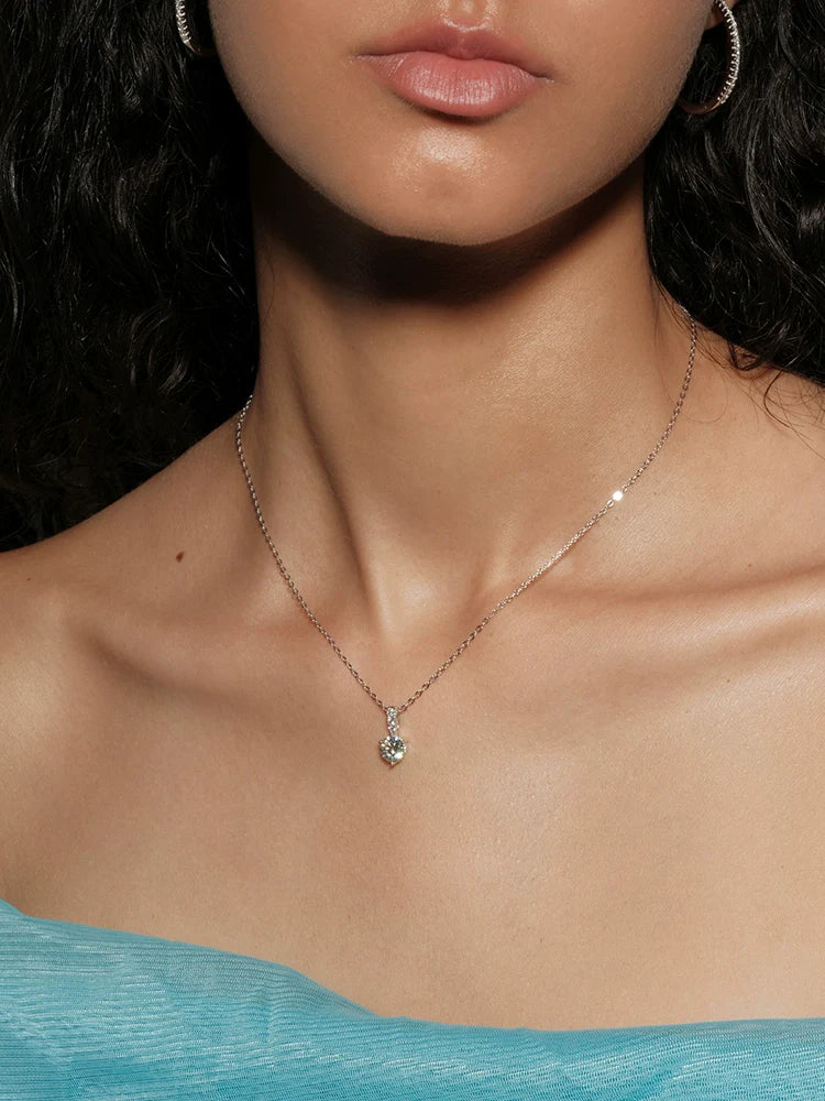 S925 Sterling Silver Moissanite & Cubic Zirconia Classic Round Pendant Necklace S925 Sterling Silver Moissanite & Cubic Zirconia Classic Round Pendant Necklace