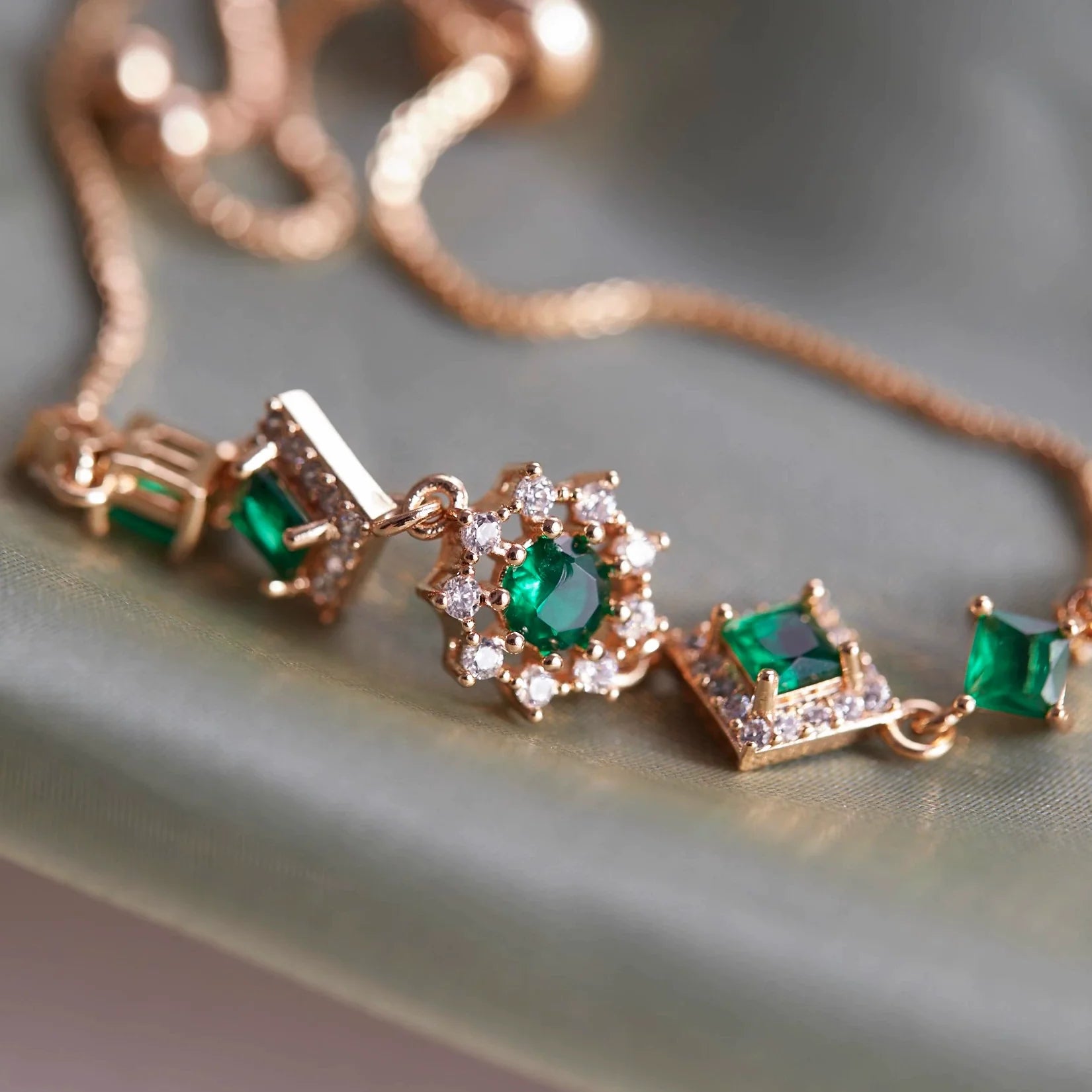 Original Olive Green Zircon Bracelet – Vintage Micro-Pave Dainty Jewelry, Unique Non-Mainstream Design Original Olive Green Zircon Bracelet – Vintage Micro-Pave Dainty Jewelry, Unique Non-Mainstream Design