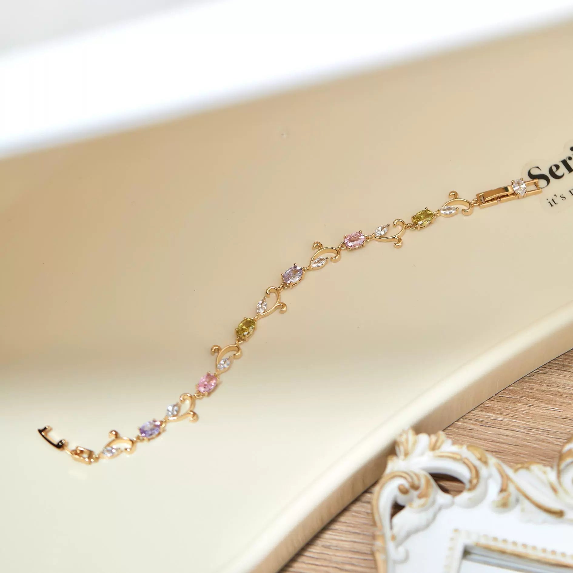 Secret Garden Olive Green Zircon Candy-Colored Bracelet – Unique Vintage-Inspired Luxury Jewelry Secret Garden Olive Green Zircon Candy-Colored Bracelet – Unique Vintage-Inspired Luxury Jewelry