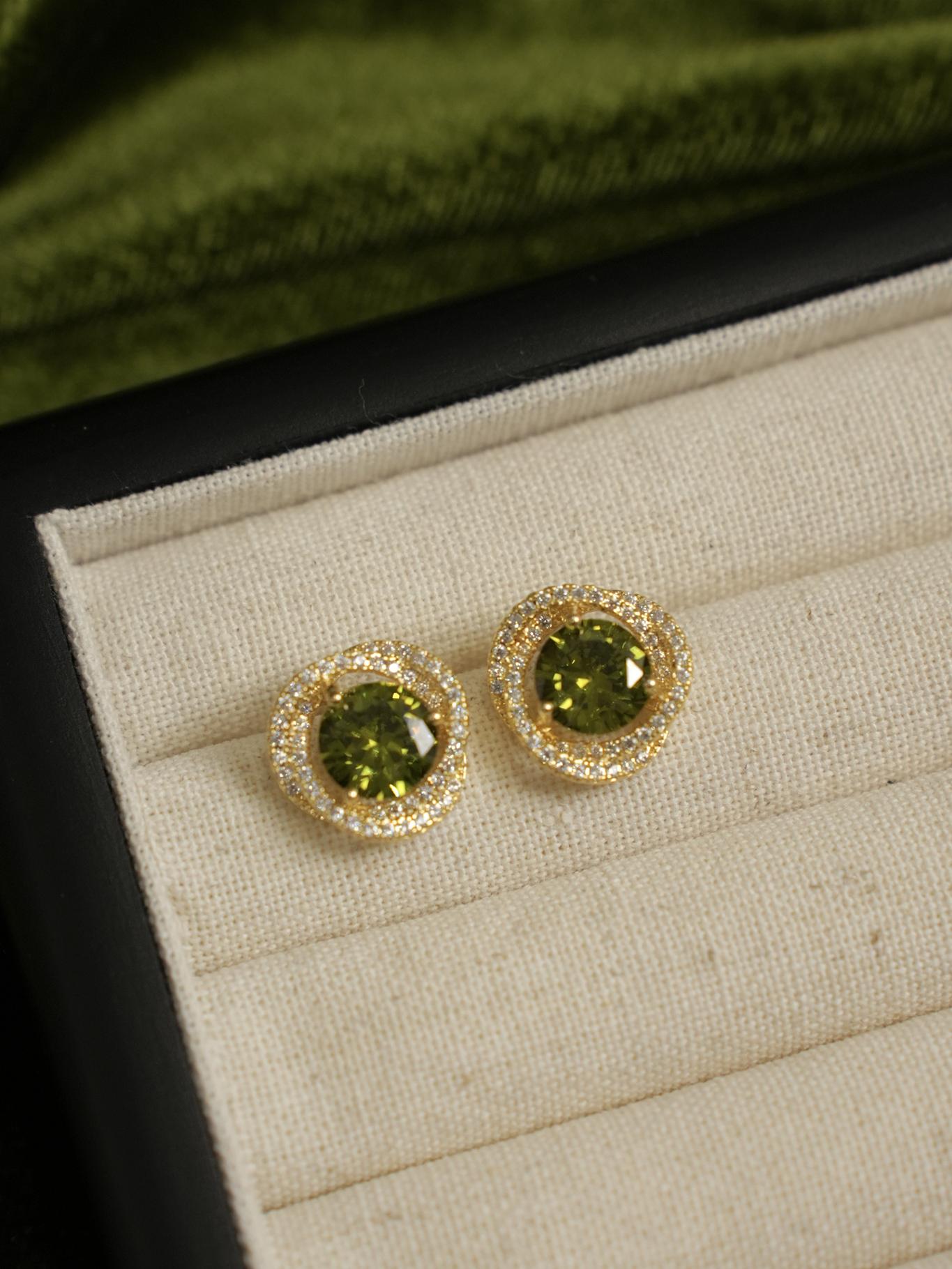 Charlotte Stud Charlotte Stud