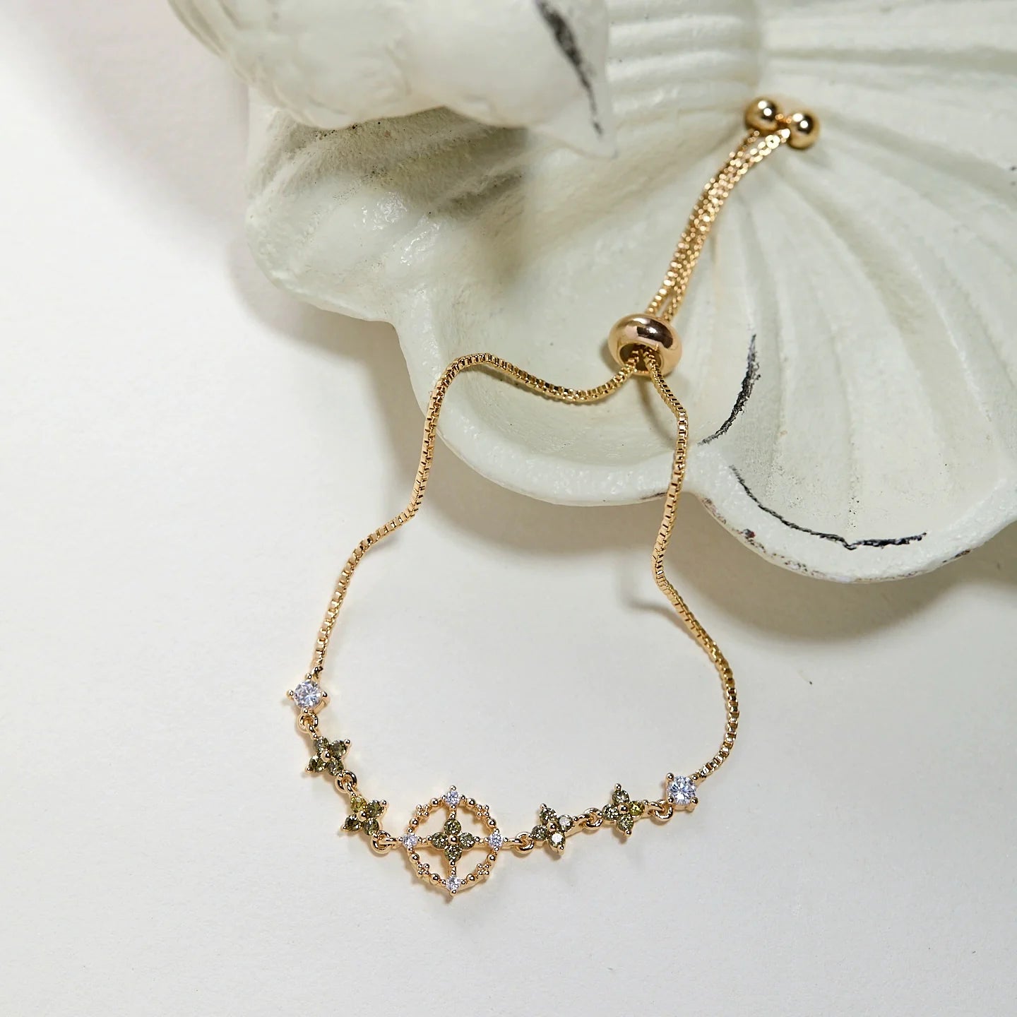 Original “Misty Forest” Butterfly Bracelet – Vintage Olive Green Zircon Jewelry, Unique Nature-Inspired Design Original “Misty Forest” Butterfly Bracelet – Vintage Olive Green Zircon Jewelry, Unique Nature-Inspired Design