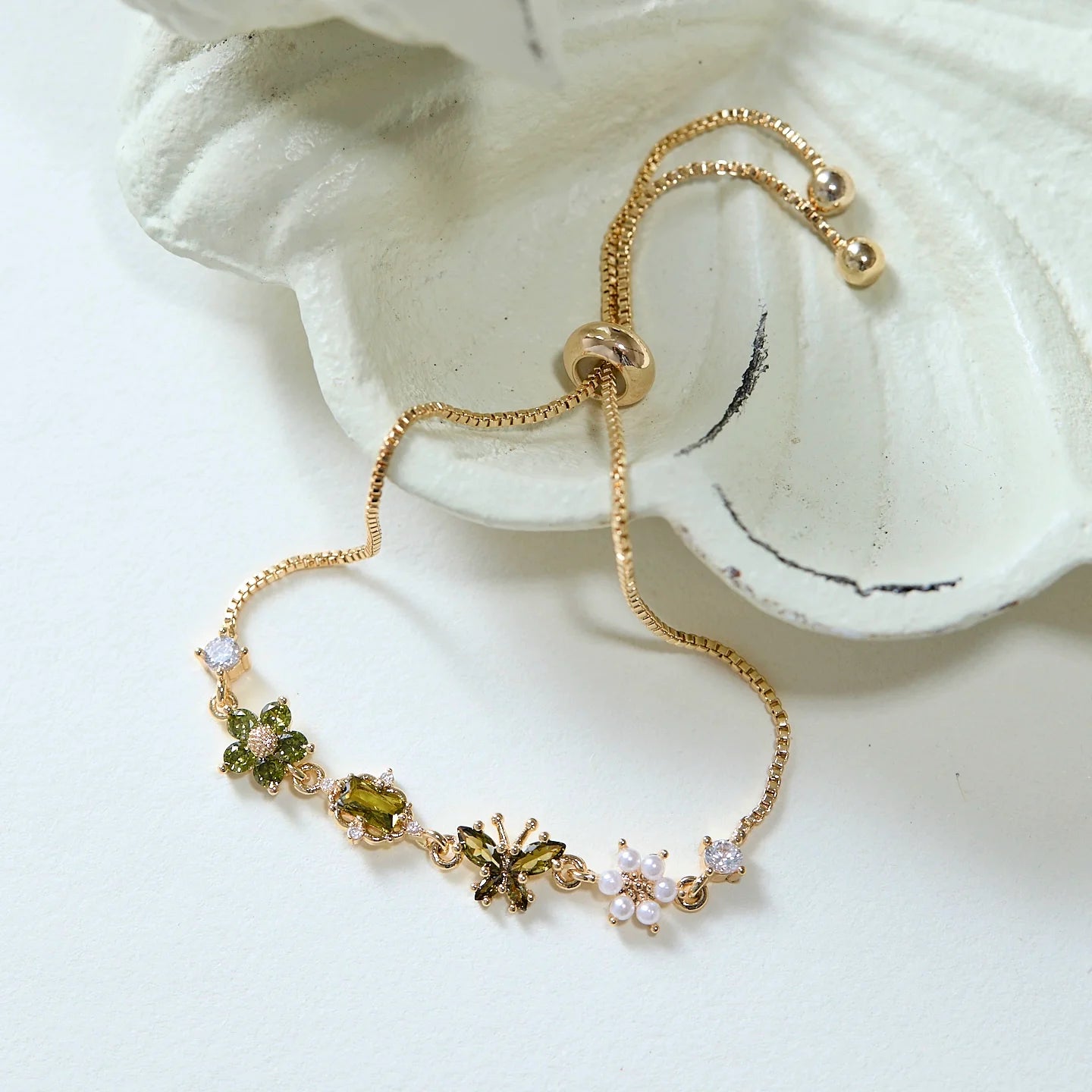 Original “Misty Forest” Butterfly Bracelet – Vintage Olive Green Zircon Jewelry, Unique Nature-Inspired Design Original “Misty Forest” Butterfly Bracelet – Vintage Olive Green Zircon Jewelry, Unique Nature-Inspired Design