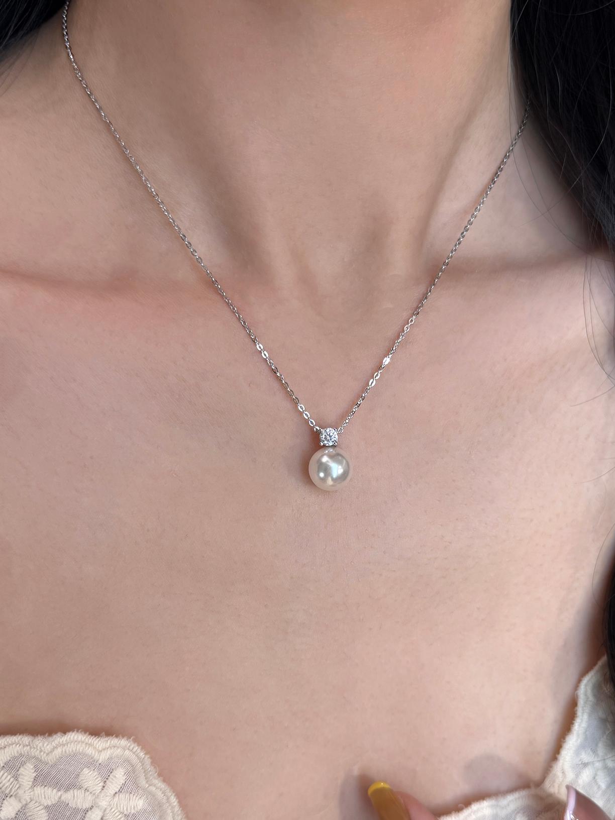 dainty silver necklace