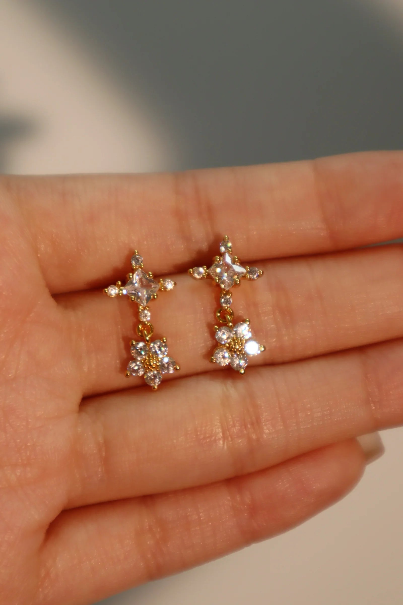 minimalist dainty earrings