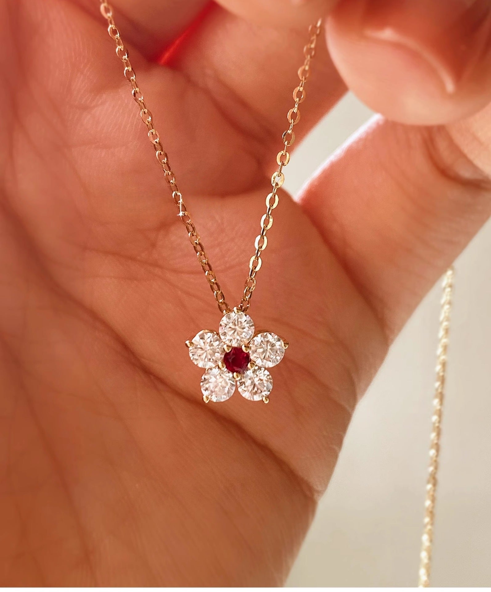 dainty gold necklace