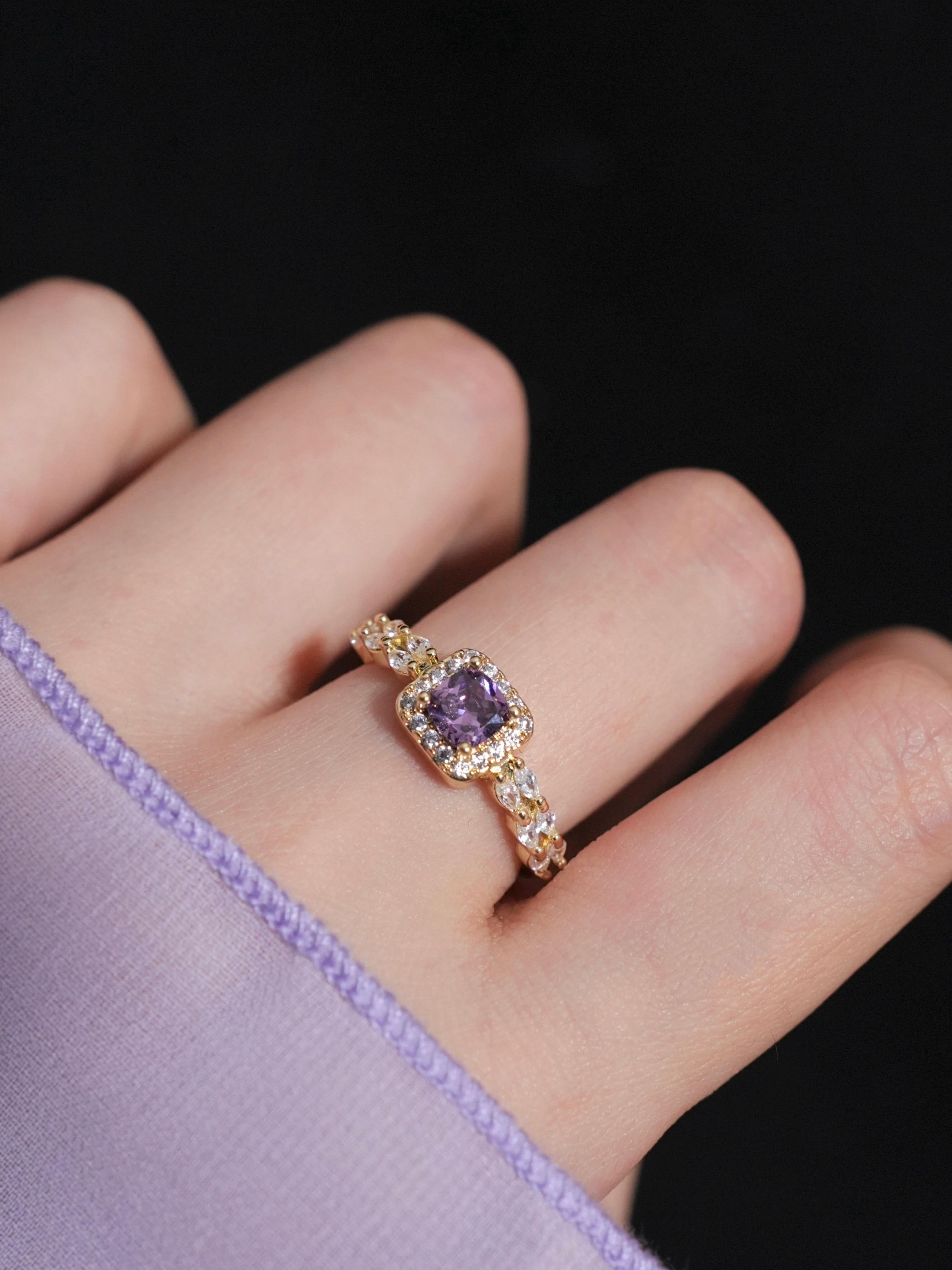 retro statement ring