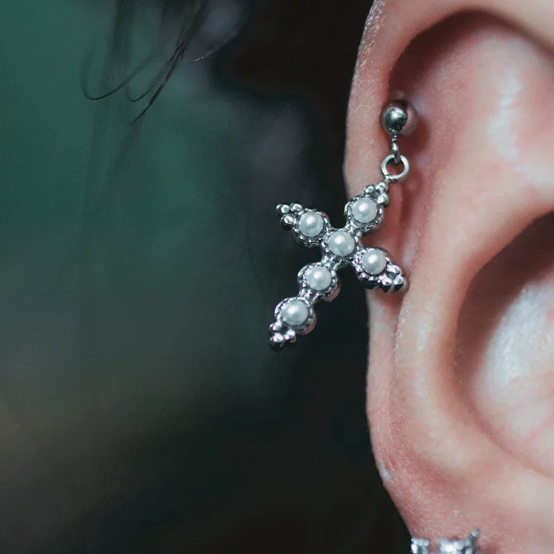 Dark Star Heart Cartilage Stud 925 Sterling Silver